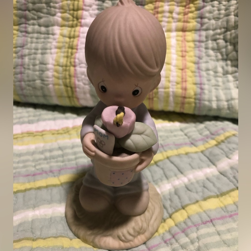Precious Moments Pink Flower and Bee Keepsake Figurine Special mom